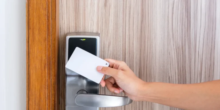 qui contrôle les hotels