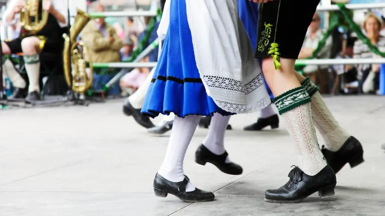 welche schuhe zum dirndl